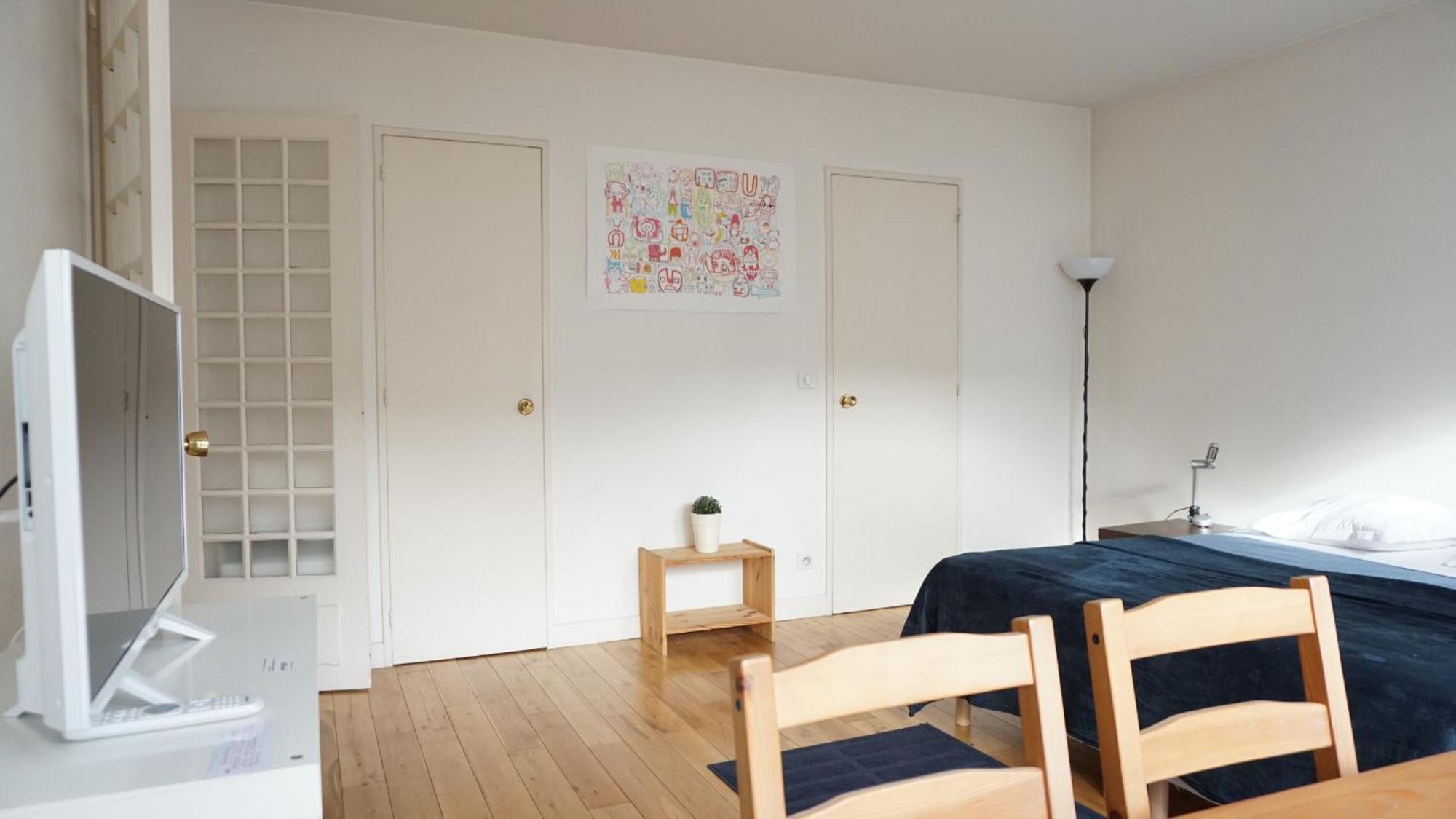 Close To Eiffel Tower And Metro Apartment Paris